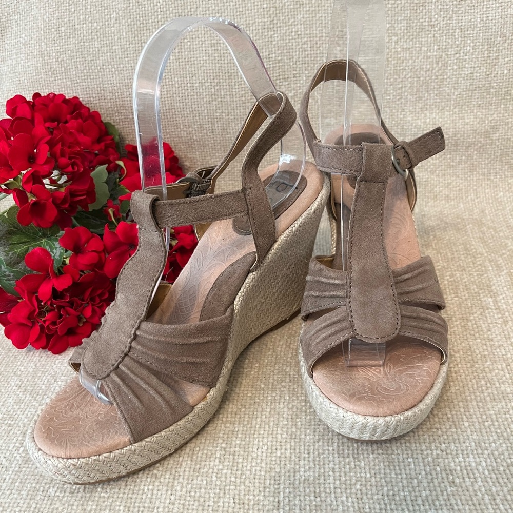 B.O.C. Women's Taupe Wedge Leather Espadrille Sandals Size 8